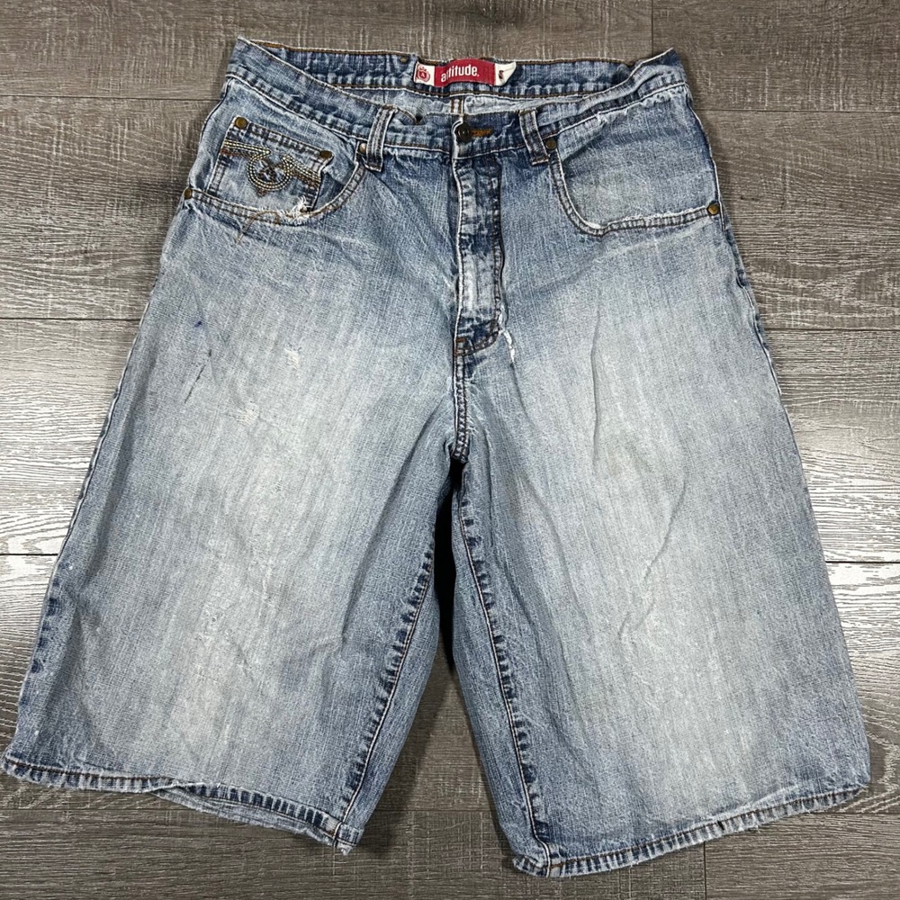 Attitude Mens Baggy Denim Shorts Light Wash Y2K Thrashed Embroidered Jorts 32